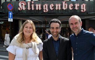 Julianne Ofstad, Saliba Andreas Korkunc og Øyvind Håbrekke foran Klingenberg kino