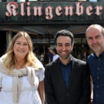 KINO MED LEDSAGER: Varaordfører Julianne Ofstad (Frp), Saliba Andreas Korkunc (Høyre) og Øyvind Håbrekke (KrF) presenterer moderniseringen av ledsagerbeviset.